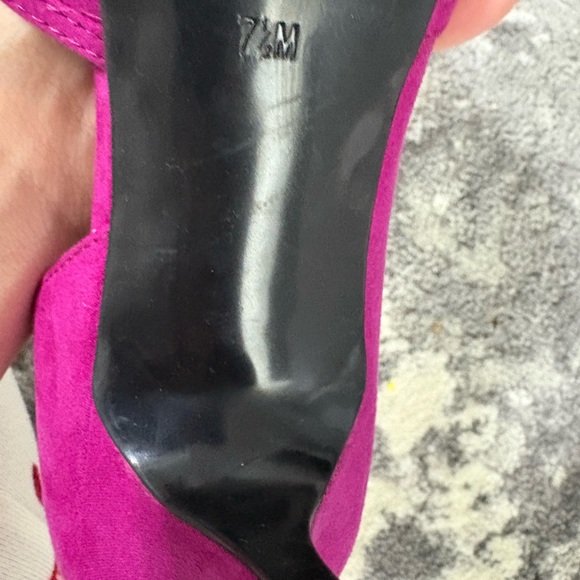 Elegant Magenta Pumps Marc Fisher - Picture 4 of 4